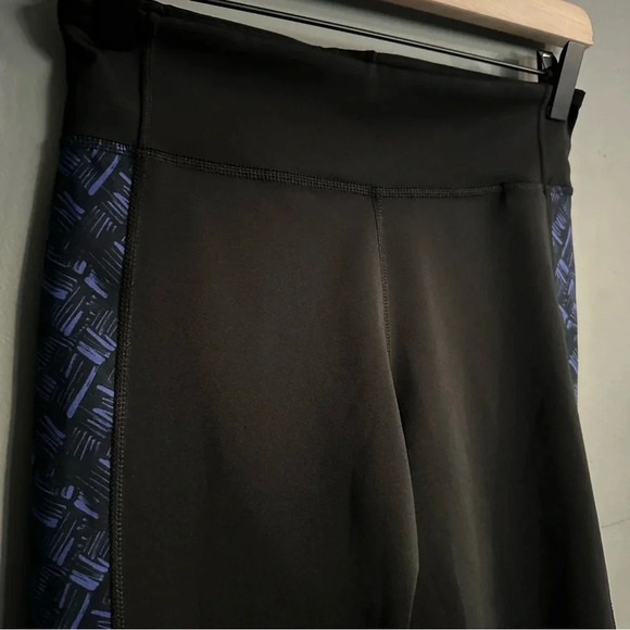 Adidas Cropped Leggings black and blue. Small. EUC - Picture 5 of 6